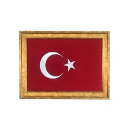 İnce Altın Çerceve Nakış İşlemeli Türk Bayrağı