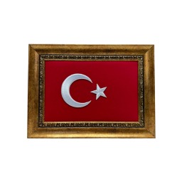 Kenar İşleme Desen Çerceve Nakış İşlemeli Türk Bayrağı