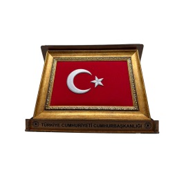 Ahşap Kutulu Nakış İşlemeli Türk Bayrağı Büyük Kutu